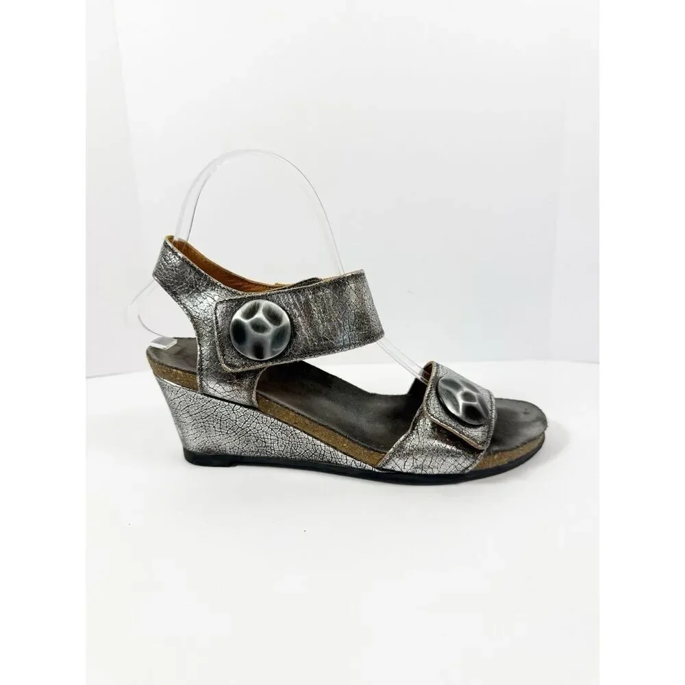 Taos Carousel Sandals 38 /7.5 Silver Crackle Leather Wedge Ankle Strap Medallion